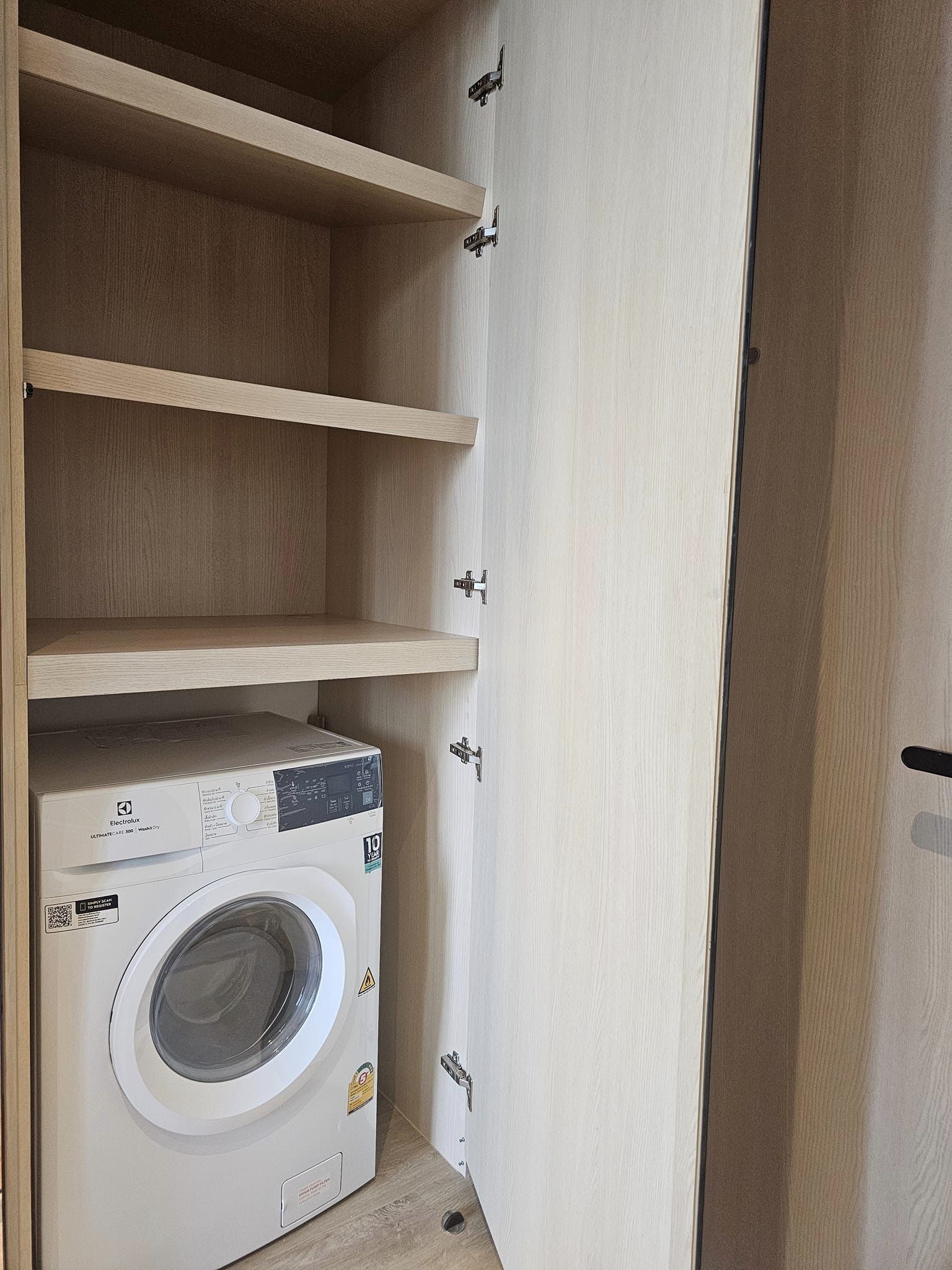 สนใจชมห้องติดต่อได้เลย Line ID: Smile-easy ปล่อยเช่าคอนโด NOBLE STATE 39 (โนเบิล สเตท 39) - 1ห้องนอน 1ห้องน้ำ 1ห้องนั่งเล่น - ใกล้ BTS พร้อมพงษ์ - ขนาดห้อง 30 ตรม. ชั้น 19