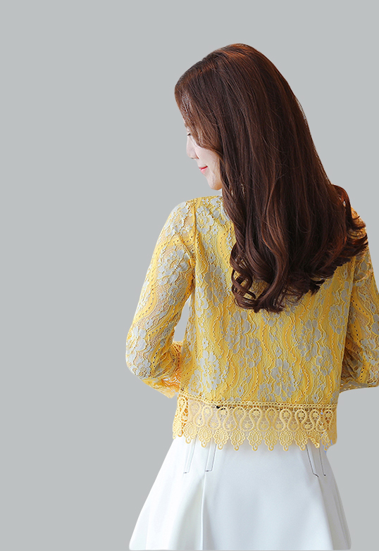 เสื้อสีเหลือง ผ้าลูกไม้เนื้อดี แขนยาว คอเสื้อ ปลายแขนเสื้อและชายเสื้อแต่งด้วยผ้าถักโครเชต์สวยมากๆๆค่ะ