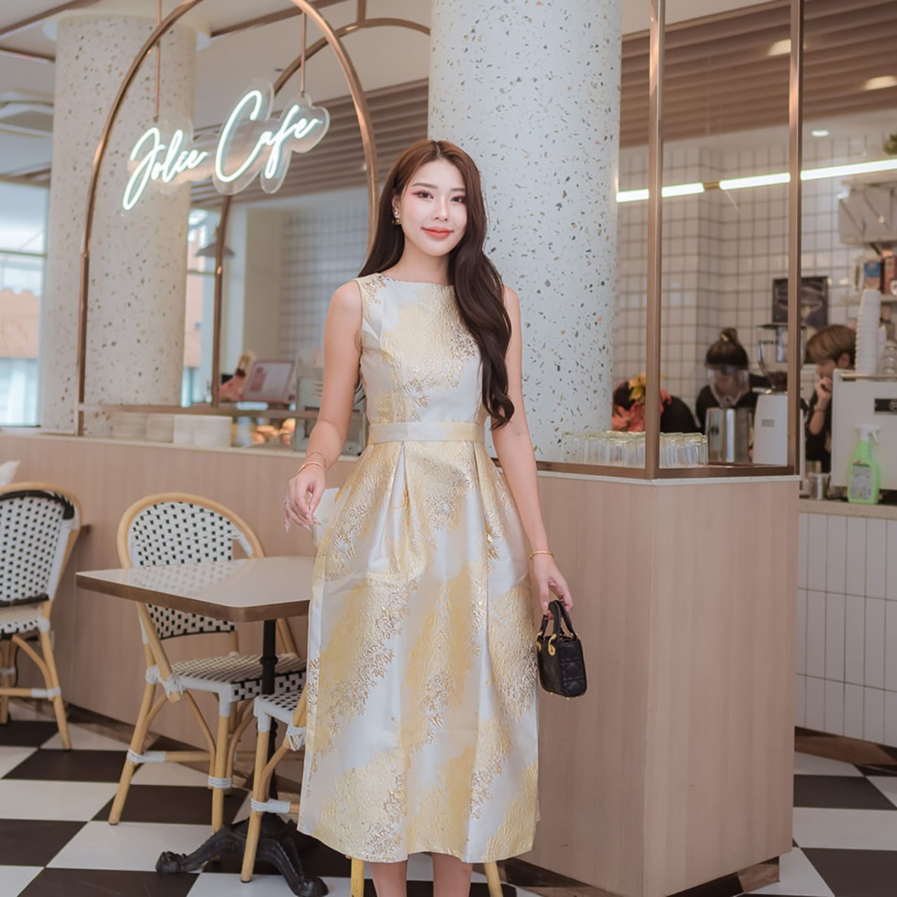 kudapy เดรสแขนกุดผ้าทอลาย ผ้า jacguard กระโปรบาน(เอเชฟ) มาพร้อมเข็มขัดในชุด ที่จะใส่ หรือ ไม่ใส่ก็สวย