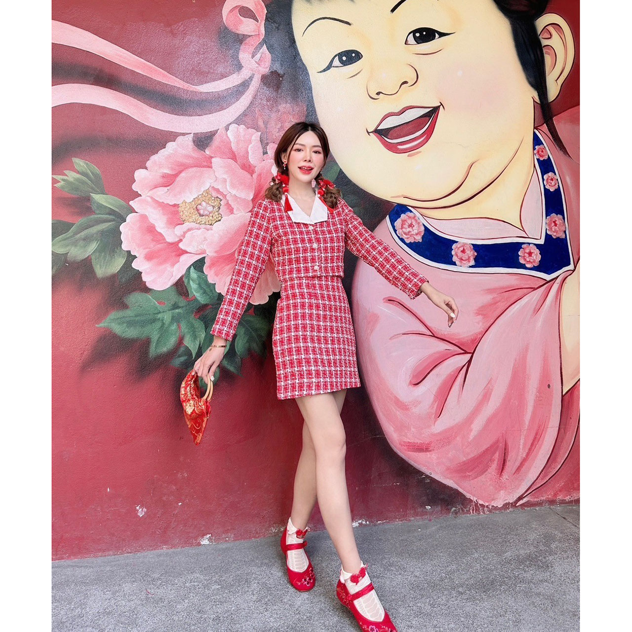 kudapy เซตสีแดงแขนยาว ผ้าทวิต ช่วงอกแต่งคอปก งานผ้าสวย ลายสวย