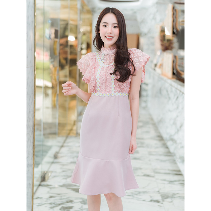 kudapy เดรสสั้นสีชมพู ลูกไม้คอมุกตัวสั้นใส่แล้วดูดีมากๆ