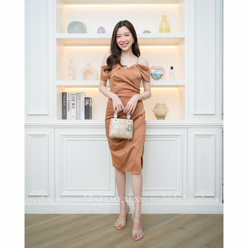 kudapy เดรสสั้นสีไวน์แดง/สีน้ำตาลอิฐ/สีชมพู ชุดราตรีสั้นปาดไหล่พรีเมี่ยมเกรด