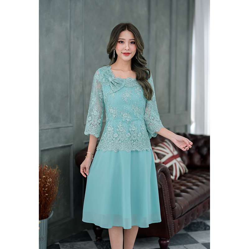 kudapy เดรสสั้นสีเขียวมิ้น/สีชมพู ลูกไม้ปัก ชุดนี้งานสวยหรูหราและหวาน เสื้อทรงแขนกระบอกห้าส่วน คอเหลี่ยมกว้างกำลังสวย กระโปรงเป็นผ้าชีฟอง ใส่ง่ายพริ้วสวยและสบาย