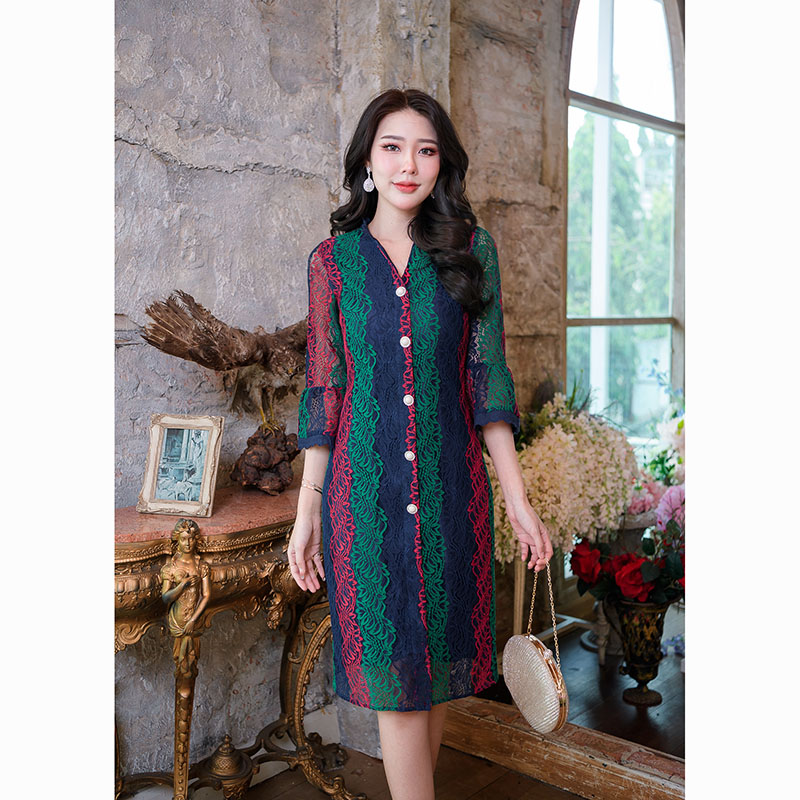 kudapy เดรสสั้นสีน้ำตาล/สีเขียว ทรงสวยใส่ลำลอง ทำงาน สวยเรียบหรูค่ะ ผ้าลุกไม้ลายสวย กระดุมหน้าตกแต่งมุก(กระดุมหลอกตกแต่งสวยงาม