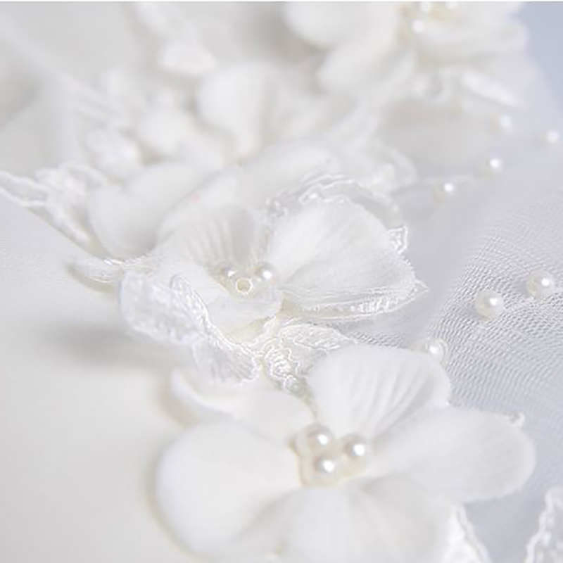 kudapy ชุดราตรียาวสีชมพู/สีขาว ชุดราตรีปิดไหล่ผ้าชีฟอง แต่งดอกและลูกปัดสวยตามแบบ