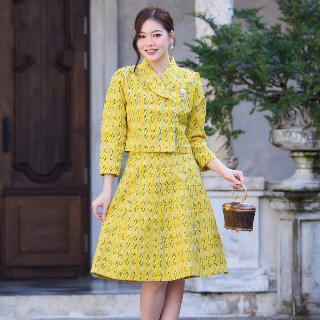 kudapy ชุดเซตไปงานแต่งสีเหลือง ลายขอ เสื้อ+กระโปรง ผ้าไหมทอลายอย่างดี