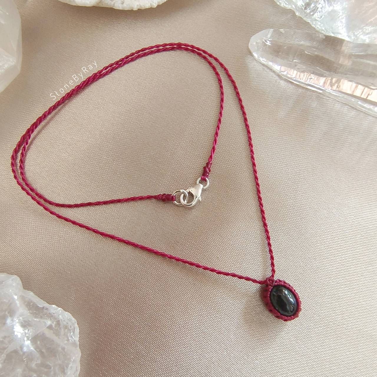สร้อยคอเชือกถักจี้หินสะเก็ดดาว Tektite
