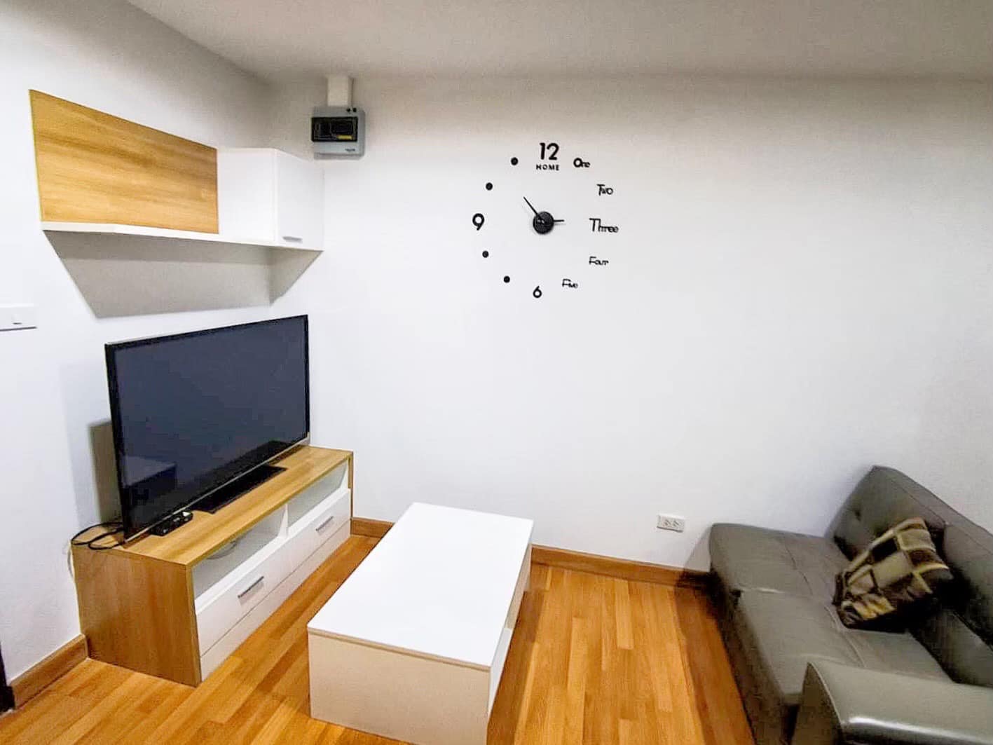 ปล่อยเช่าคอนโด Grene Suthisarn (กรีเน่ สุทธิสาร) - เฟอร์เครื่องใช้ไฟฟ้าครบครั้น - การเดินทาง: ห่าง 1.3 กม. จาก Mrt สุทธิสาร