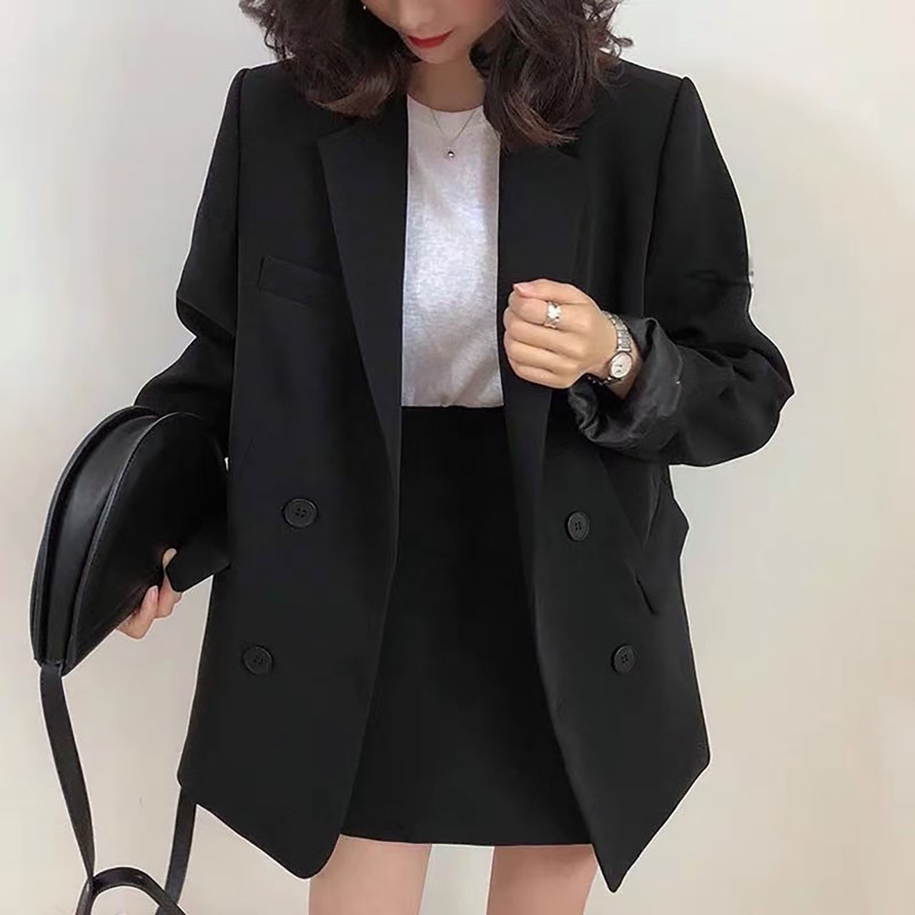 kudapy เสื้อสูท+กระโปรง ผ้าดีมากเว่อร์ ตัวเสื้อแต่งกระดุมด้านหน้า 4 เม็ด มีซับในทั้งตัว