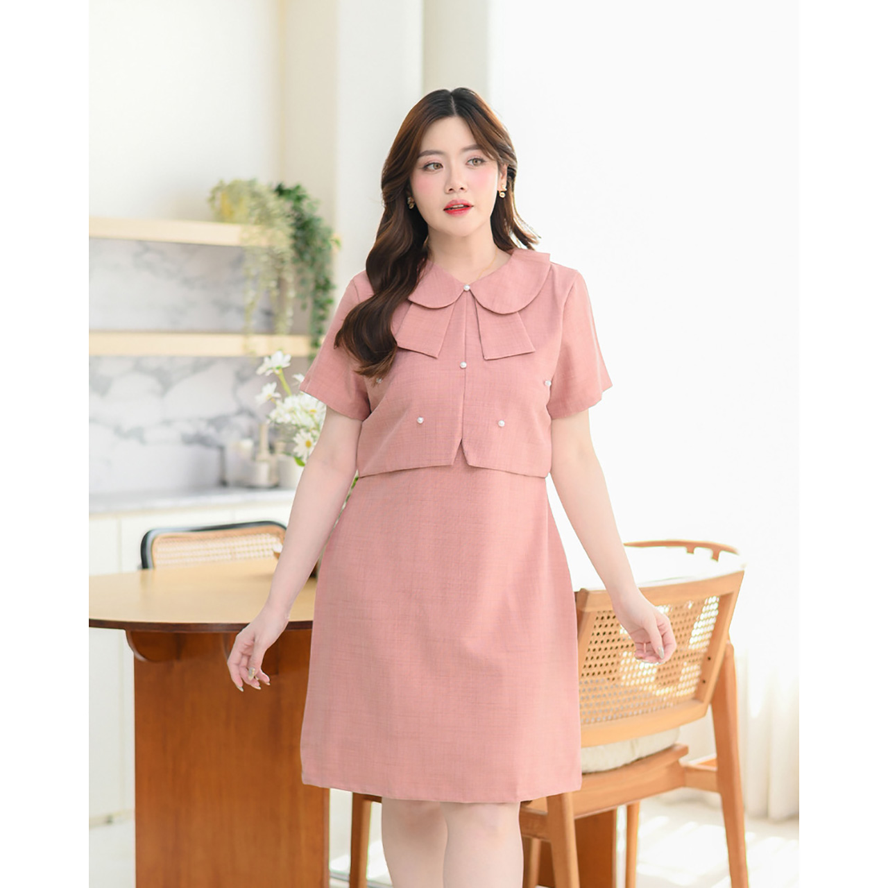 kudapy เดรสแขนสั้น คอปกแบบใหม่สุดคิวท์ มาพร้อมกระดุมมุกตกแต่งให้ลุคคุณหนูน่ารัก