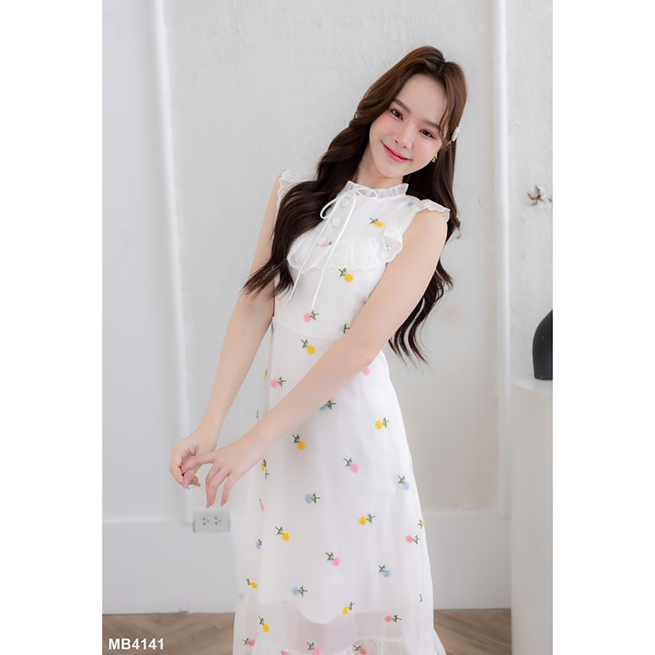 kudapy เดรสยาวสีชมพู/สีขาว คอตตอนปักแต่งผ้าฉลุ