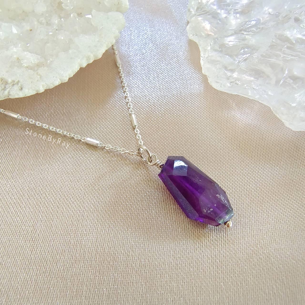 สร้อยคอเงินจี้หินอเมทิสต์เจียรเหลี่ยมแฟนซี Amethyst