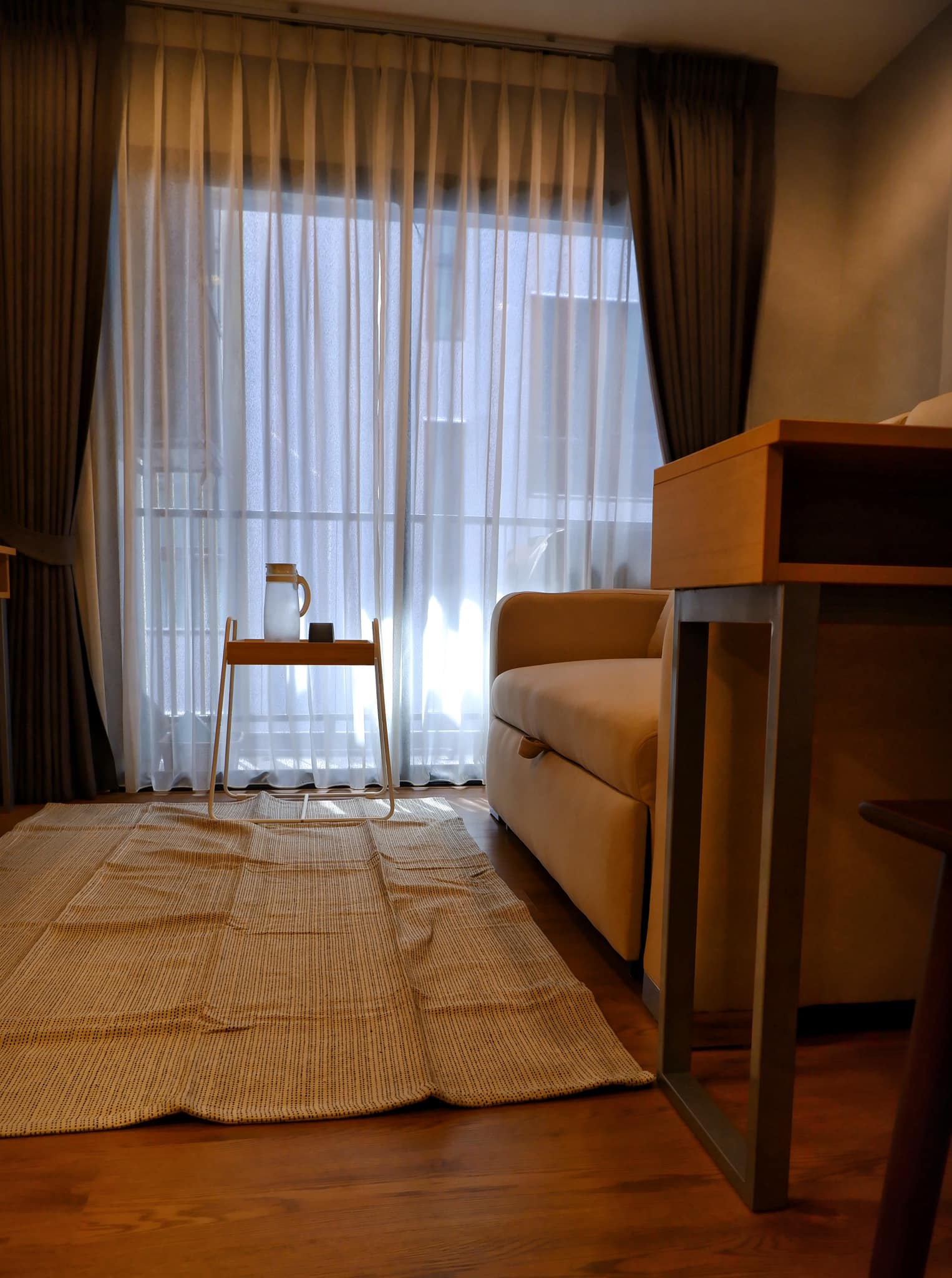 ให้เช่าห้องใกล้ BTS เอกมัย ตกแต่งครบมีเครื่องซักผ้า สอบถามแอด Line ID : Smile-easy ที่ Zenith Place Sukhumvit 42