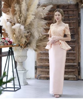 kudapy เซตไปงานแต่ง เสื้อ+กระโปรงไหมอิตาลี สีครีมทอง สีเทา สีชมพู งานตัดเย็บอย่างดี สีสวยมาก ใส่ได้ทุกงานจร้า