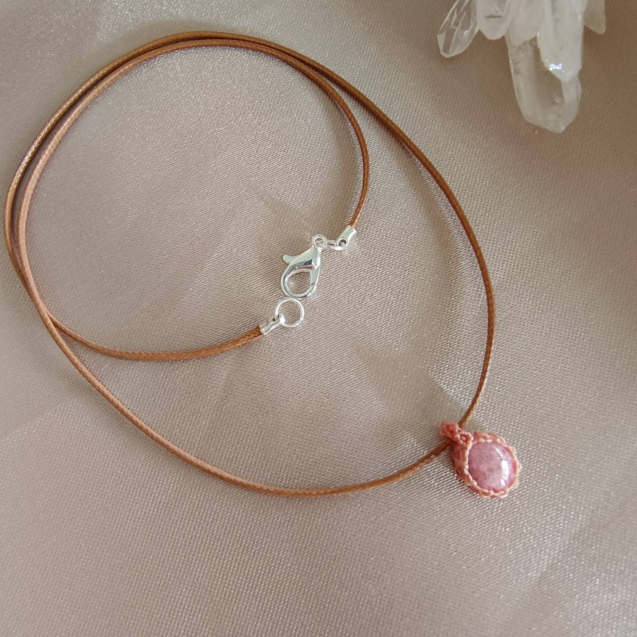 สร้อยคอเชือกถักจี้หินโรโดโครไซต์ Rhodochrosite