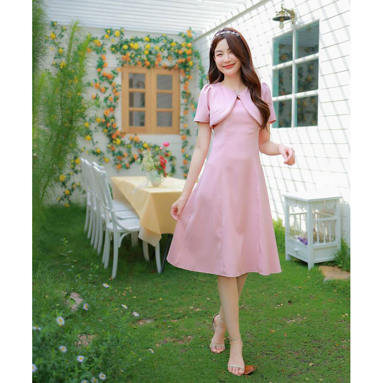 kudapy เดรสสั้น แขนสั้นคอกลมแต่งกระดุมซิปหลัง