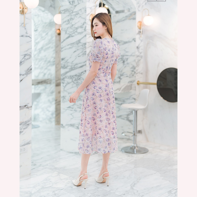 kudapy เดรสยาวสีชมพู/สีฟ้า/สีขาว ลายดอกผ้าปักสวยใส่สบายดูดีน่ารักมากๆ