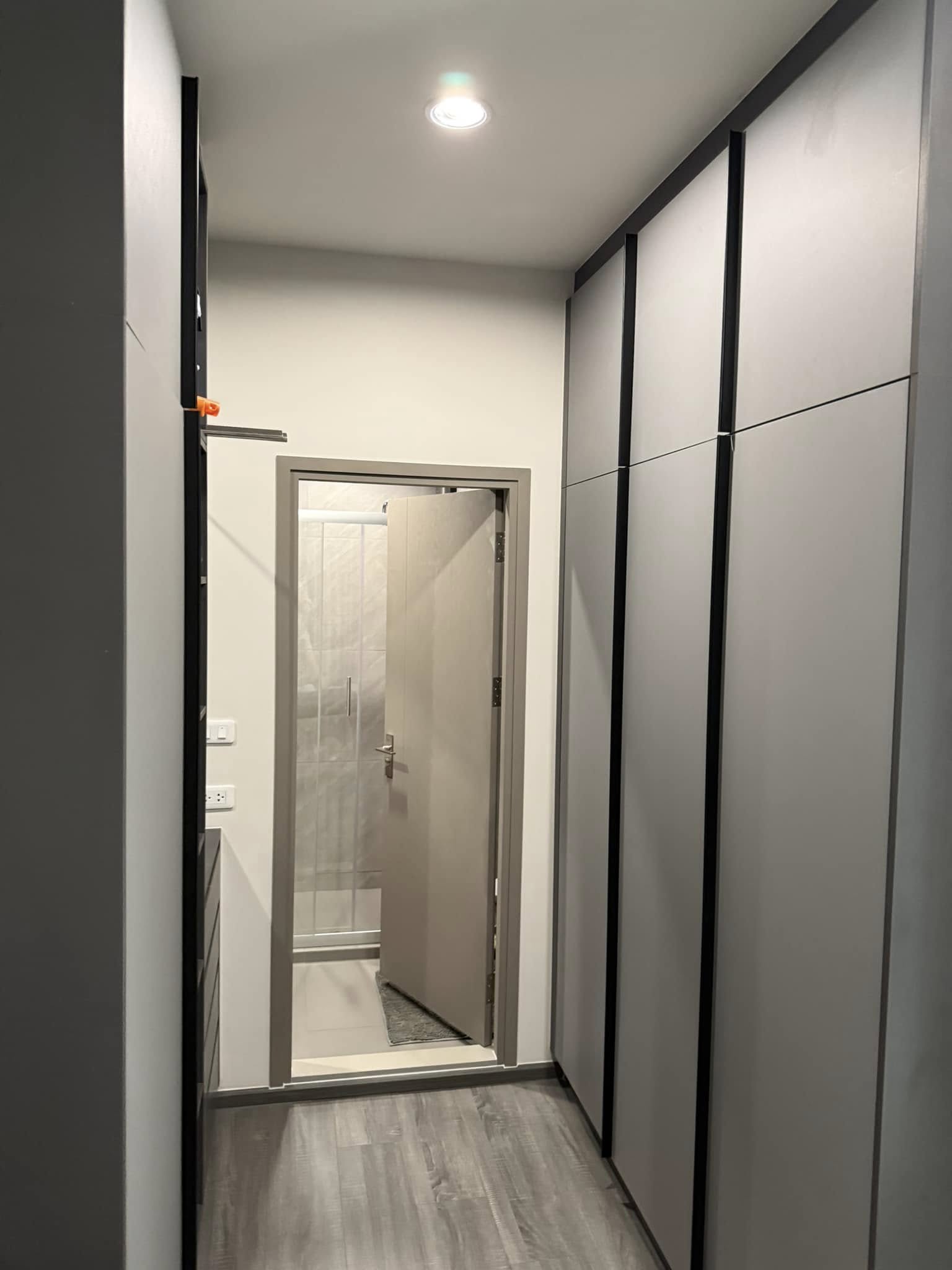 ปล่อยเช่า IDEO Sukhumvit Rama 4 : ไอดีโอ สุขุมวิท - พระราม 4 - โซนพื้นที่ BTS พระโขนง 1ห้องนอน 1ห้องน้ำ - ขนาดห้อง 35 ตรม. ชั้น 19 - ให้เช่า 25,000 ต่อเดือน