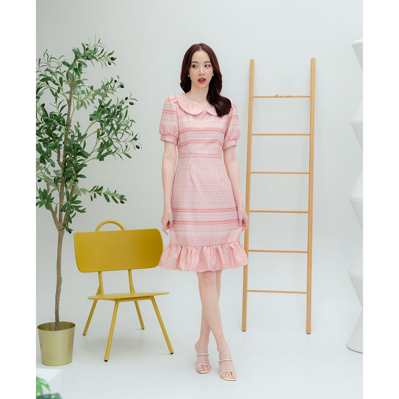 kudapy เดรสสั้นสีฟ้า/สีชมพู/สีเขียว ลายขอคอบัวชายระบาย