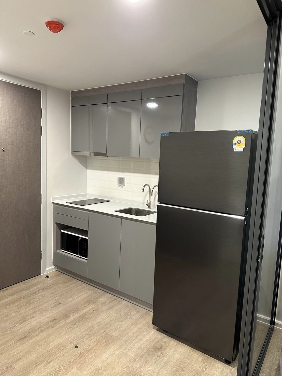 ปล่อยเช่าคอนโด Modiz Rhyme Ramkhamhaeng (โมดิซ ไรห์ม รามคำแหง) - Duplex2ขั้นน่าอยู่มาก เฟอร์เครื่องใช้ไฟฟ้าครบครั้น - การเดินทาง: เพียง 80 ม. MRT รามคำแหง