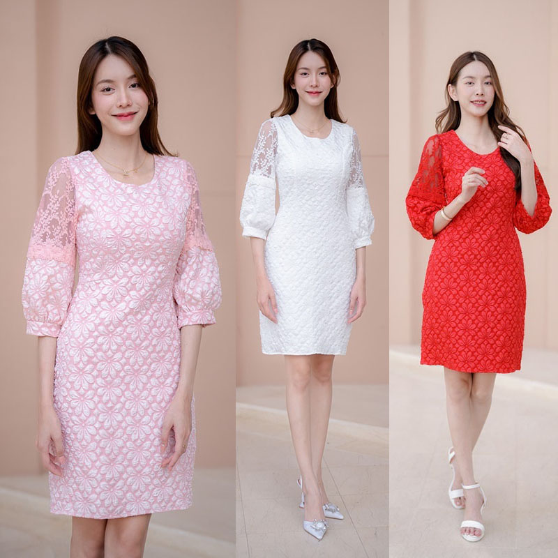 kudapy เดรสสั้นสีชมพู/สีขาว/สีแดง ผ้าทอลายนูนดอกไม้แขนตาข่าย