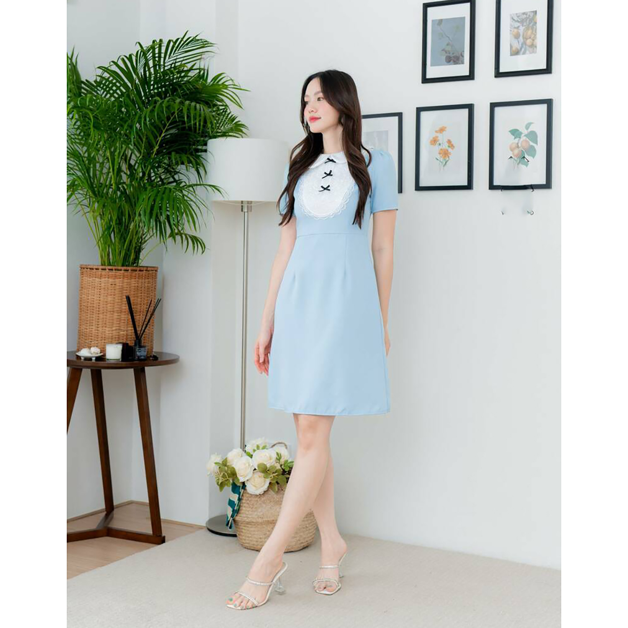 kudapy เดรสสั้นสีสีชมพู/สีฟ้า/สีน้ำตาล คอปกแต่งอกผ้าพื้นเดรสใส่ทำงาน สวยดูดี