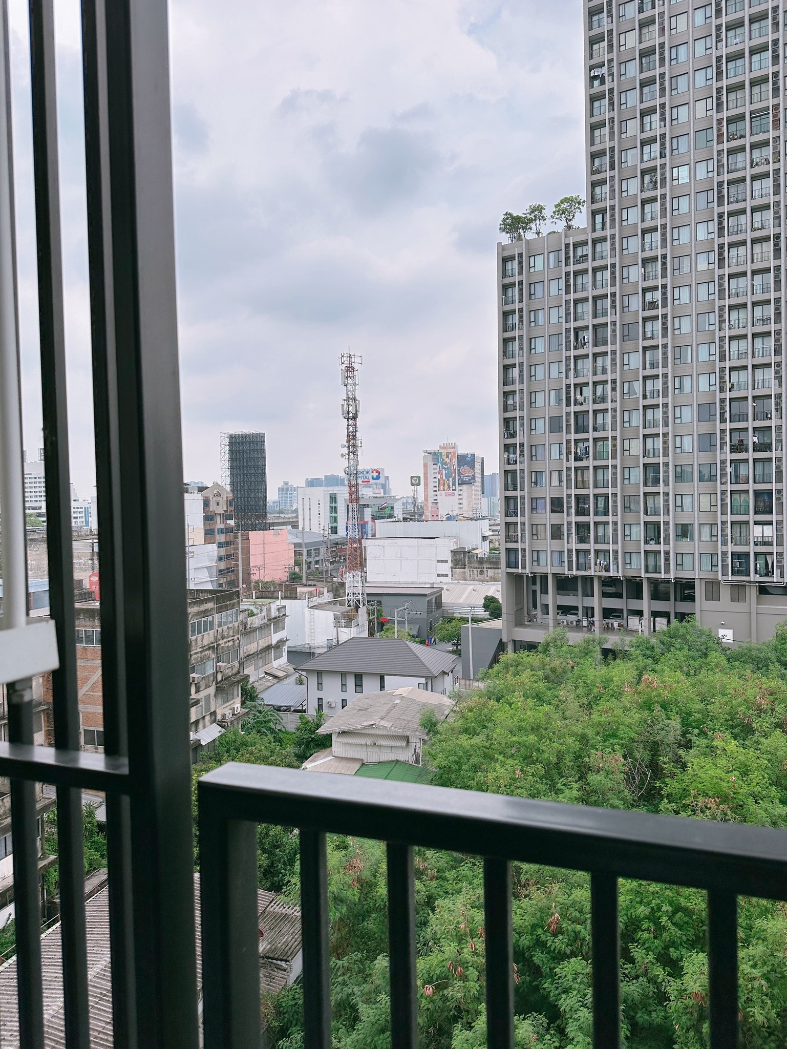 ปล่อยเช่าคอนโด เดอะ เบส เพชรบุรี-ทองหล่อ (The base Phetchaburi-Thonglor) - 1ห้องนอน 1ห้องน้ำ 1ห้องนั่งเล่น - ใกล้ MRT เพชรบุรี - ขนาดห้อง 28.5 ตรม. ชั้น 6