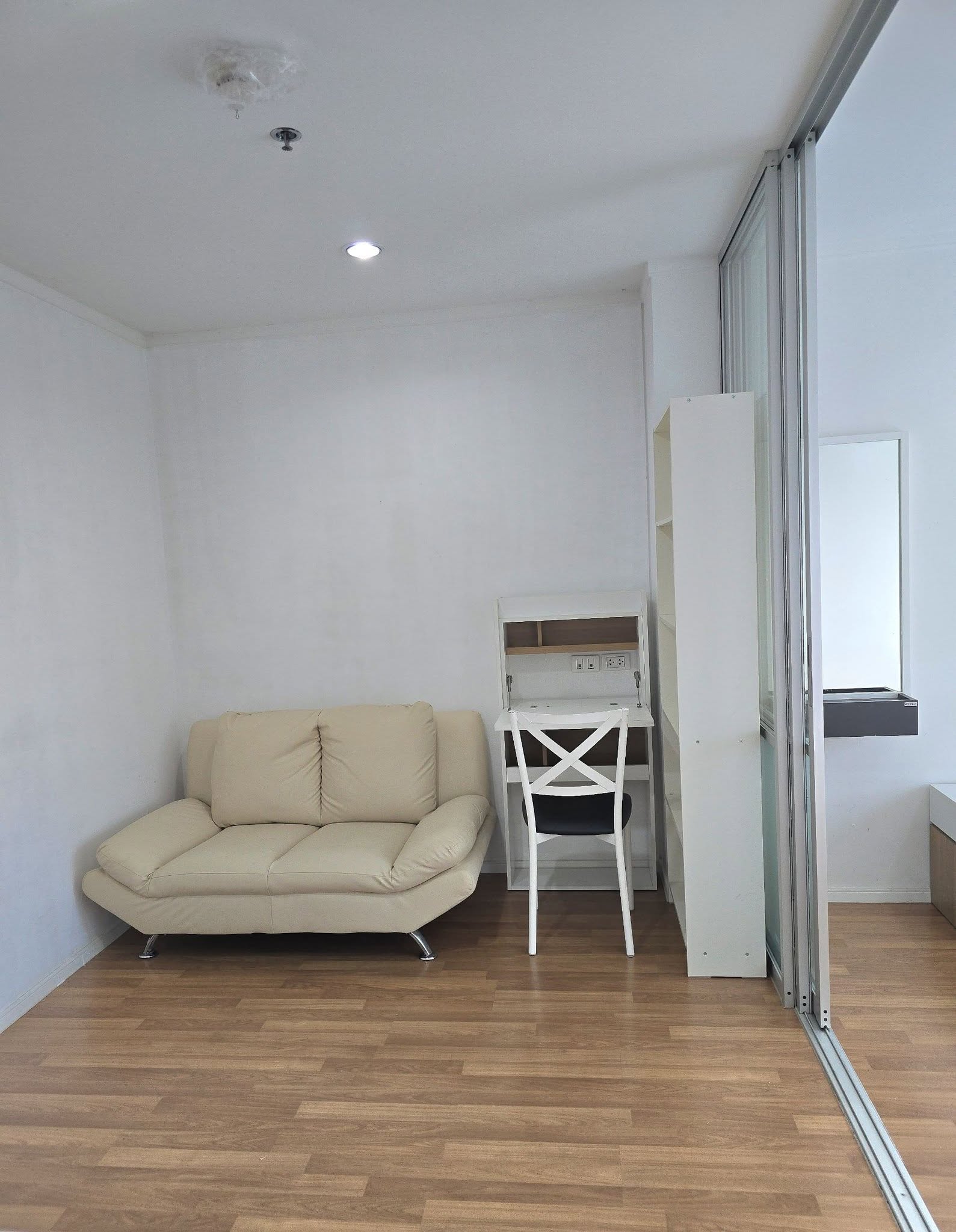 ให้เช่าห้องแบบ 1ห้องนอน 1ห้องน้ำ โซนพื้นที่ MRT พระราม 9 คอนโด Lumpini Park Rama 9 - Ratchada (ลุมพินี พาร์ค พระราม 9 – รัชดา) High Rise ขนาดห้อง 26.5 ตรม. ชั้น 16 ตึก A