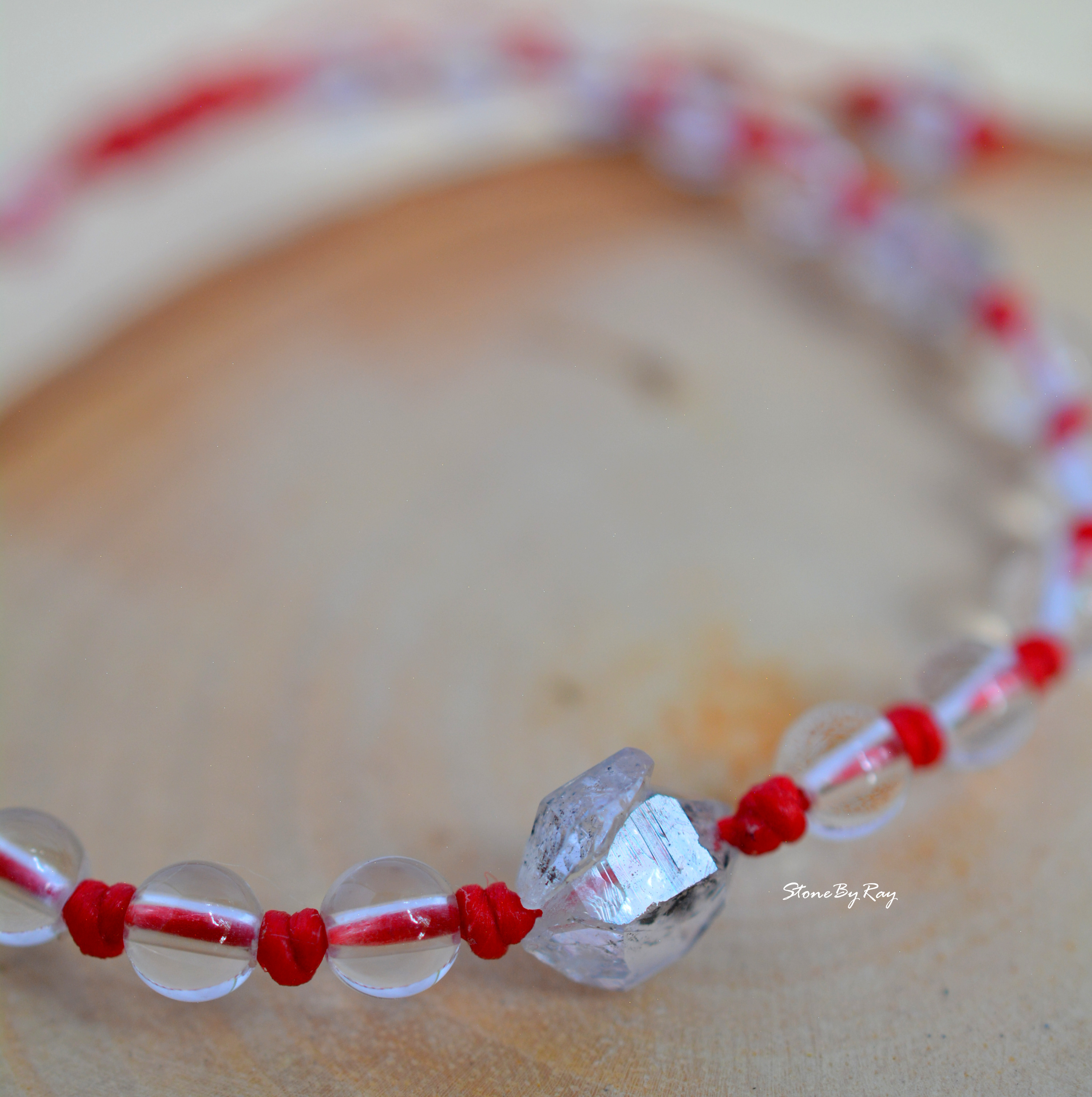 สร้อยข้อมือหินเฮอร์คิเมอร์ไดม่อน (Herkimer Diamond)