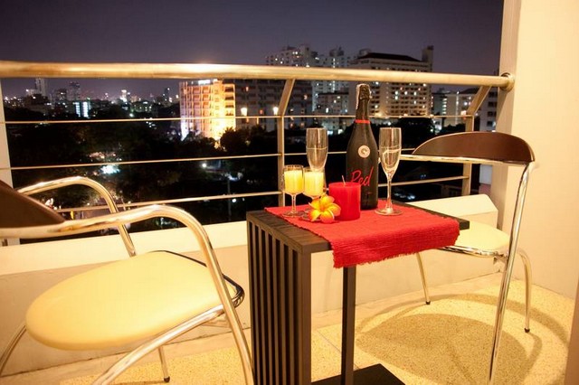 The Kris Ratchada 17 ให้เช่าห้องใหญ่ชั้น7เฟอร์ครบ