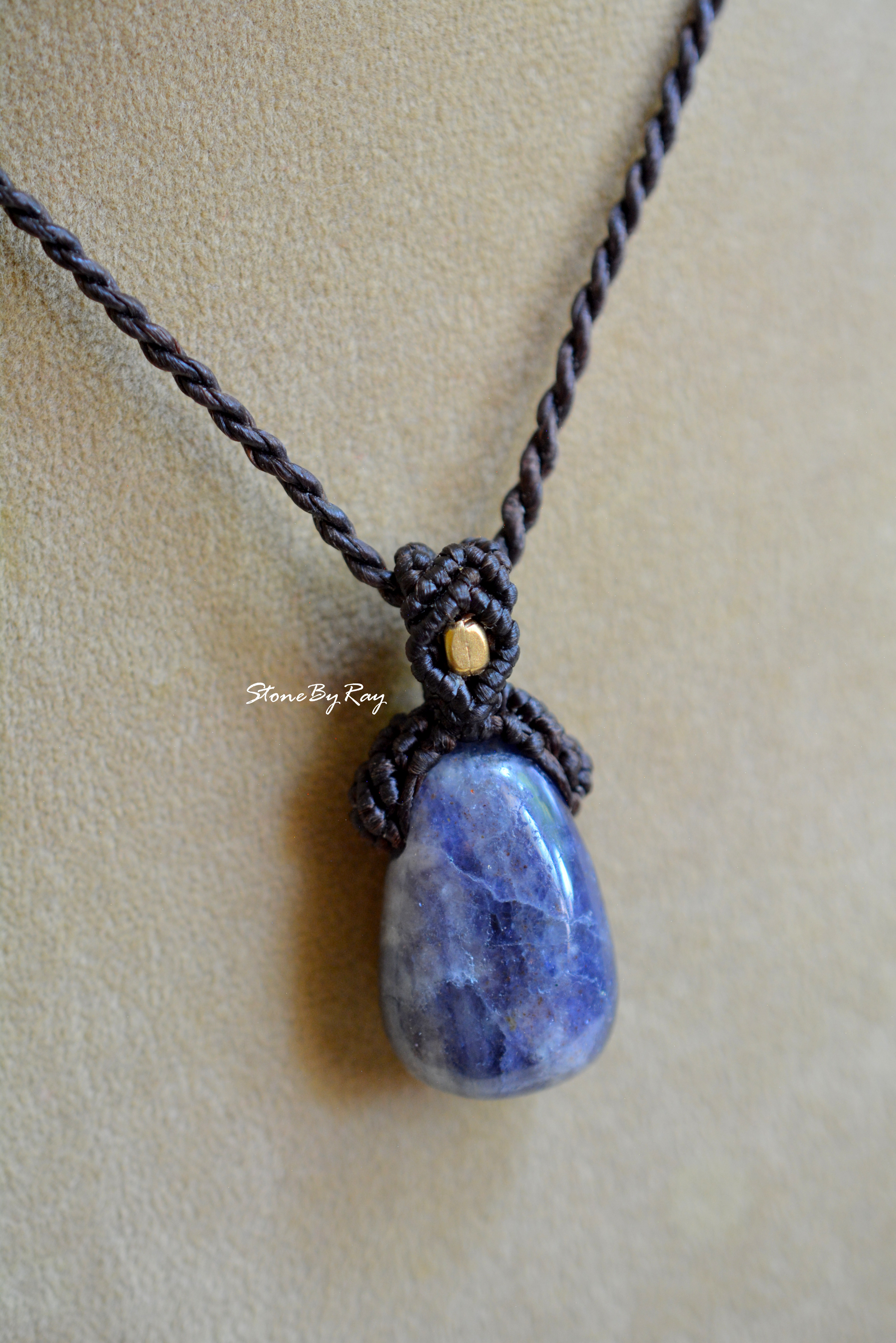 สร้อยคอเชือกถักจี้หินไคยาไนท์(Kyanite)