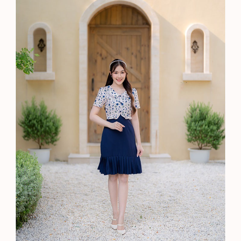 kudapy มินิเดรสสั้นสีเหลือง/สีชมพู/สีกรม เข้ารูป ปลายกระโปรงจีบระบาย คอปกลายดอกแต่งซิปด้านหลัง ทรงสวย