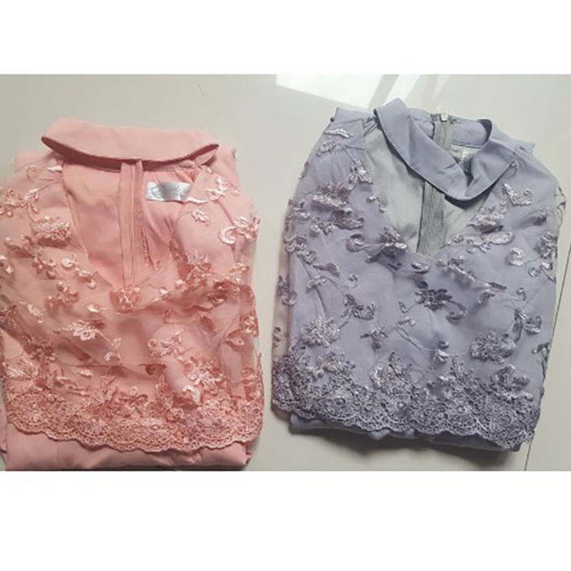 kudapy เดรสสีเทา /สีโอรส (เหลือ M) คอวี แต่งลูกไม้คลุมด้านบนสวยๆ ตัวชุดเป็นผ้าสีพื้นเนื้อดี มีซับในในตัว ซิบซ่อนด้านหลัง