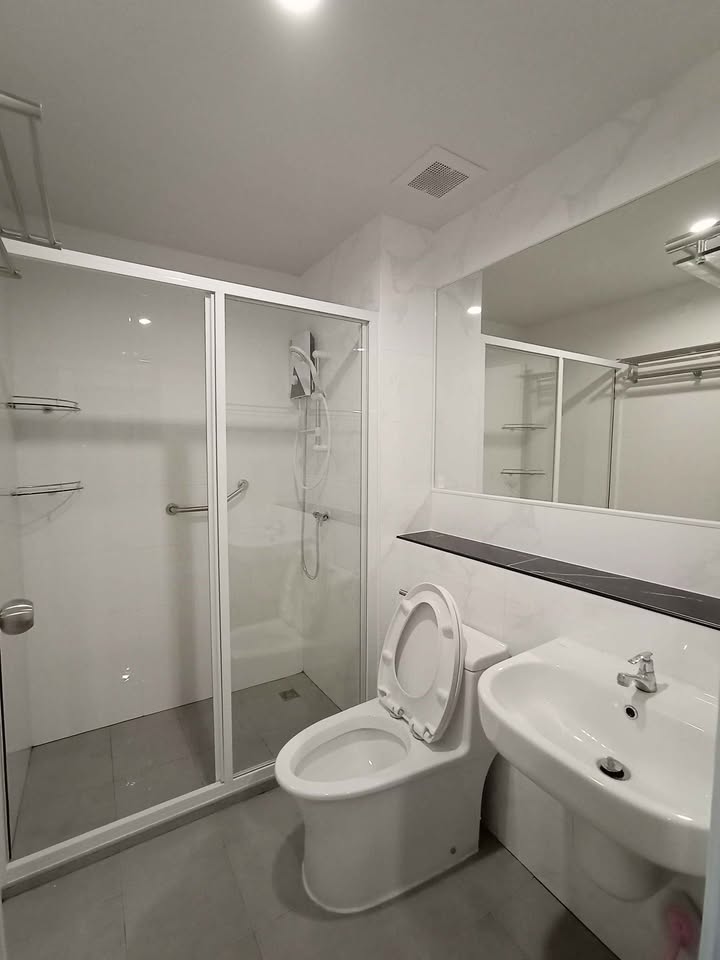 ปล่อยเช่า Reach Phahonyothin 52 : รีช พหลโยธิน 52 - โซนพื้นที่ BTS สะพานใหม่ 1ห้องนอน 1ห้องน้ำ 1ห้องนั่งเล่น - ขนาดห้อง 30 ตรม. ชั้น 6 ตึก C - ให้เช่า 8,900 ต่อเดือน