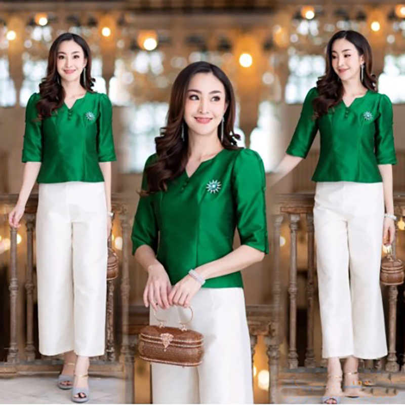 kudapy เสื้อผ้าไหม เขียวมรต บานเย็น ชมพูกลีบบัว แขน 4 ส่วนแต่งกระดุมด้านข้าง เอวปล่อย ชุดไทยประยุกต์