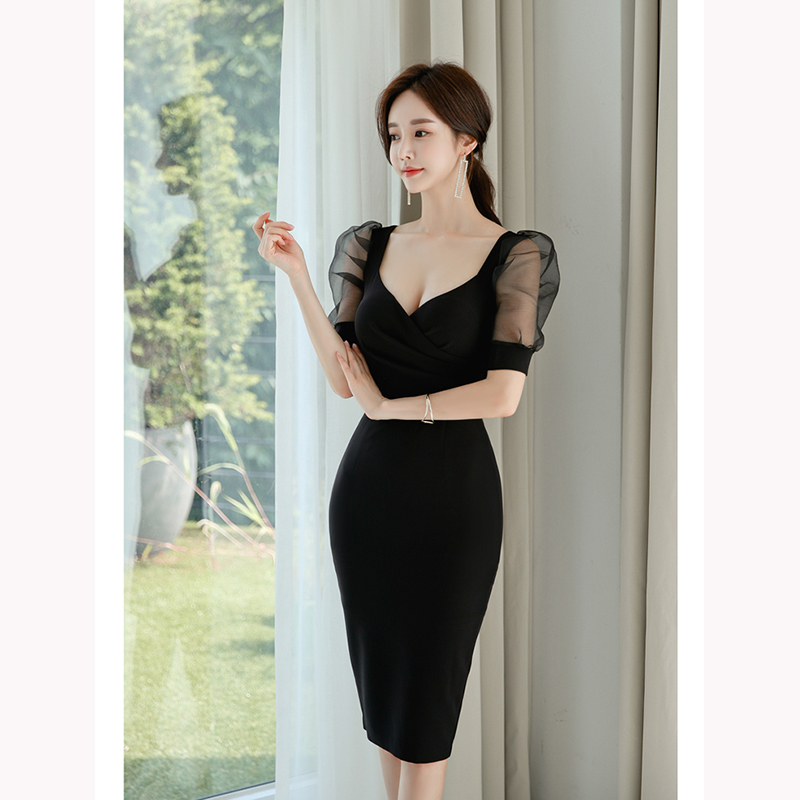 kudapy เดรสแบบเรียบหรูสีดำ คอสวยเว้าแขนสั้นผ้าซีทรูสวยเด่น ทรงสวยเข้ารูป ชุดมีซิปหลัง ผ้าโพลีเอสเตอร์เนื้อดีใส่สบาย