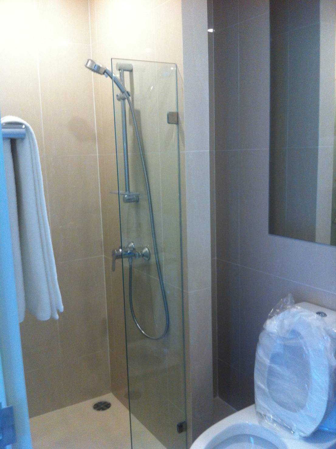 ปล่อยเช่าคอนโด Noble Revolve Ratchada (โนเบิล รีวอลฟ์ รัชดา) - เฟอร์เครื่องใช้ไฟฟ้าครบครั้น - การเดินทาง: เพียง 80เมตร MRT ศูนย์วัฒนธรรม