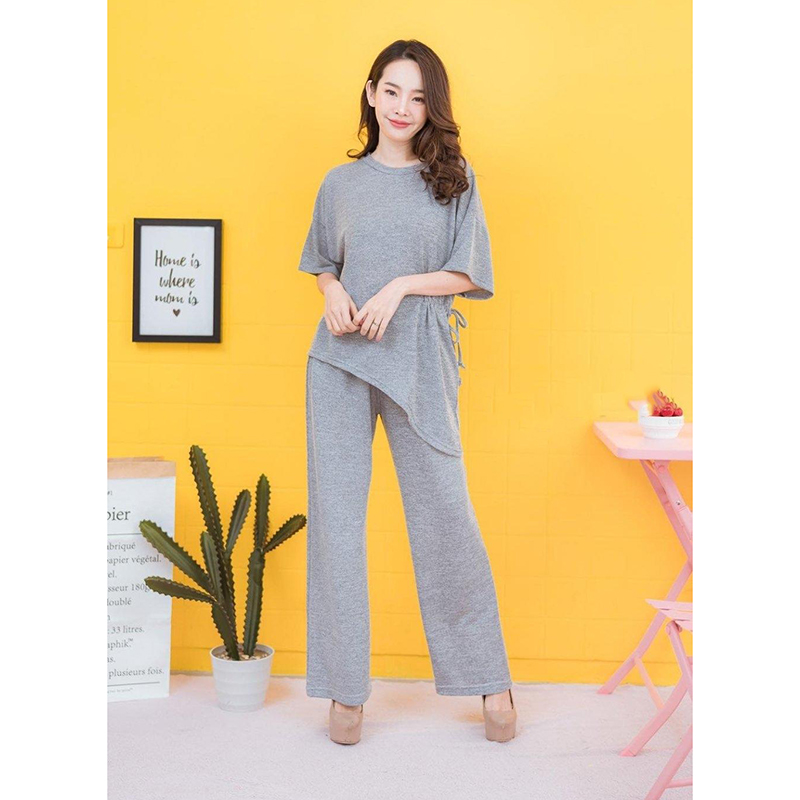 kudapy ชุดเซทเสื้อแต่งปลายเฉียงรูดข้างสีแดง กางเกงขาปล่อยกระบอกบานทรงสวย