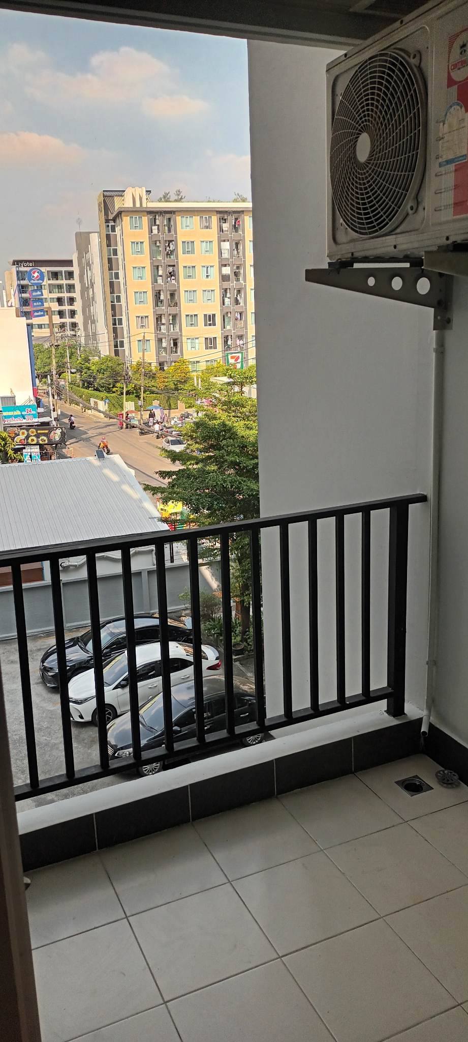 ให้เช่าห้องแบบ Studio1ห้องน้ำ 1ครัวแยก โซนพื้นที่ เกษตร BTS เสนา ซอยพหล34 คอนโด U Condo (ยู คอนโด) ขนาดห้อง 31 ตรม. ชั้น 4