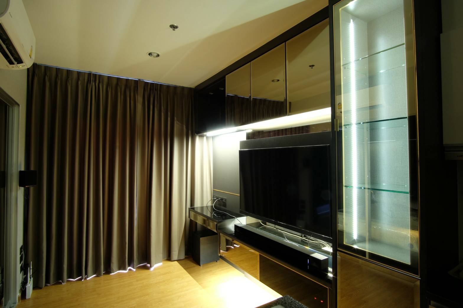 ขายคอนโด The Parkland Phetkasem (เดอะ พาร์คแลนด์ เพชรเกษม) เฟอร์พร้อมเครื่องใช้ไฟฟ้า