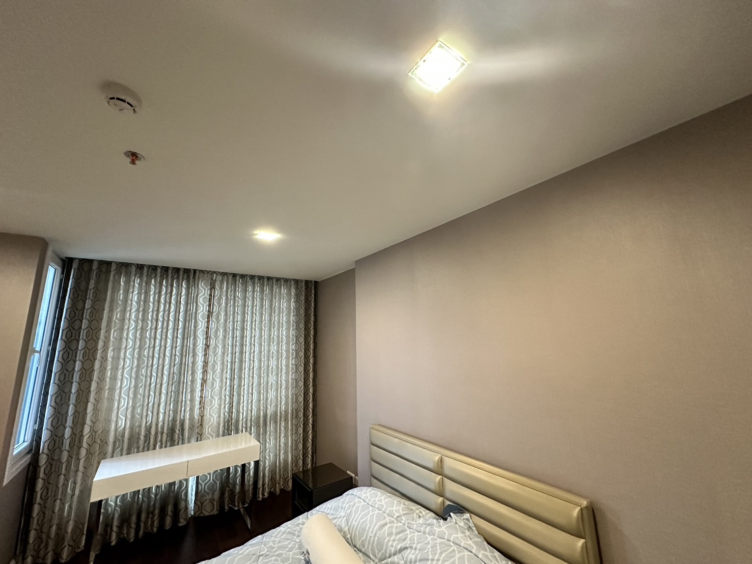 สนใจชมห้องติดต่อได้เลย Line ID: Smile-easy ปล่อยเช่าคอนโด เดอะ เมโทรโพลิส สำโรง อินเตอร์เชนจ์ (The Metropolis Samrong Interchange) - 3ห้องนอน 3ห้องน้ำ 1ห้องนั่งเล่น - ใกล้ BTS สำโรง - ขนาดห้อง 146 ตรม. ชั้น 30