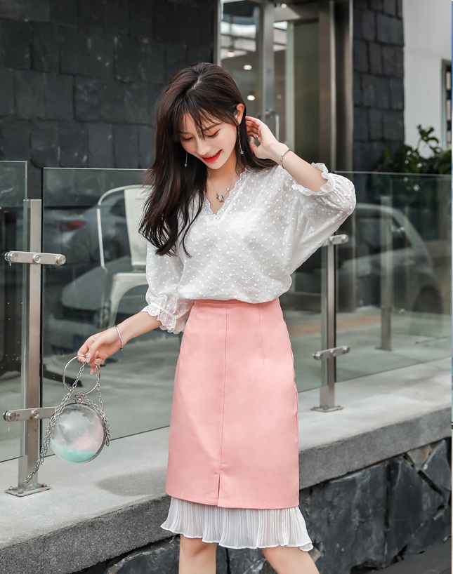 ชุดเซ็ท 2 ชิ้น เสื้อลูกไม้ฉลุสีขาว+กระโปรงสีชมพูแต่งระบาย ทรงน่ารักมากๆๆค่ะ