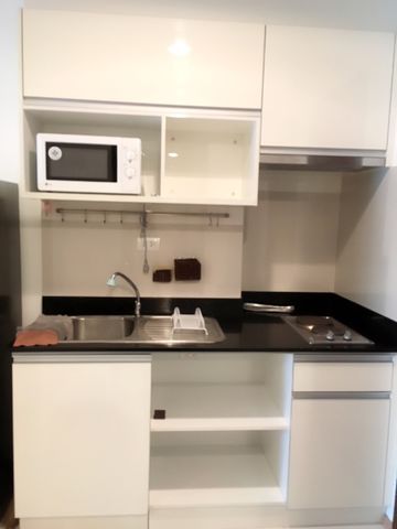 ให้เช่า แอ็บสแตร็กส์ พหลโยธิน พาร์ค เฟอร์เครื่องใช้ไฟฟ้าครบ 15,000 บาท