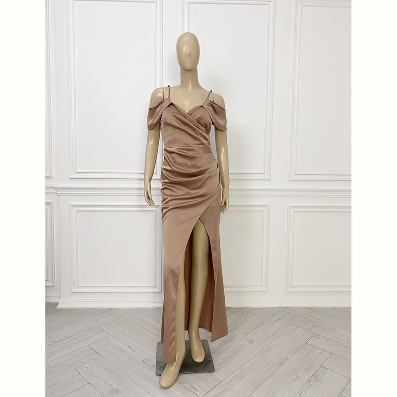 kudapyเดรสยาวสีเขียวแก่/สีชมพู/สีน้ำตาล/สีมิ้น ราตรี ปิดต้นแขนเก็บทรงสวย งานซับในทั้งชุด มีซิปด้านหลัง เนื้อผ้าเครปซาตินสวยหรู ออกงานไฮสุดๆ