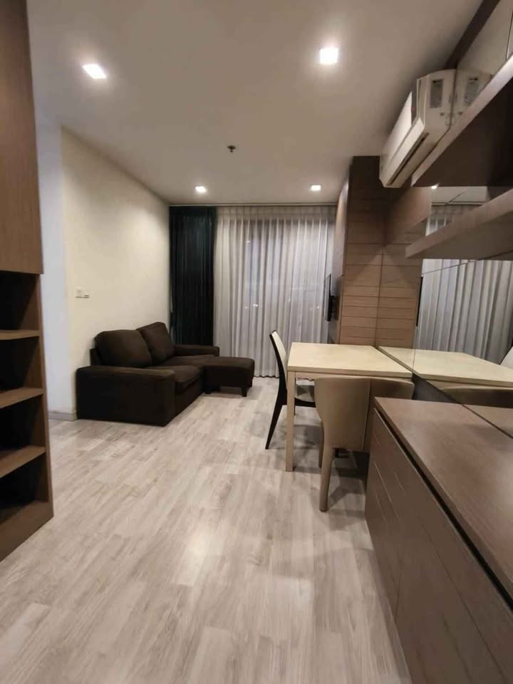 ให้เช่าคอนโด IDEO MOBI Sukhumvit 81 (ไอดีโอ โมบิ สุขุมวิท 81) โซนพื้นที่ BTS อ่อนนุช ห้องแบบ 2ห้องนอน / 2ห้องน้ำ / โซนครัวปิด · ขนาดห้อง 55 ตรม. ชั้น 18