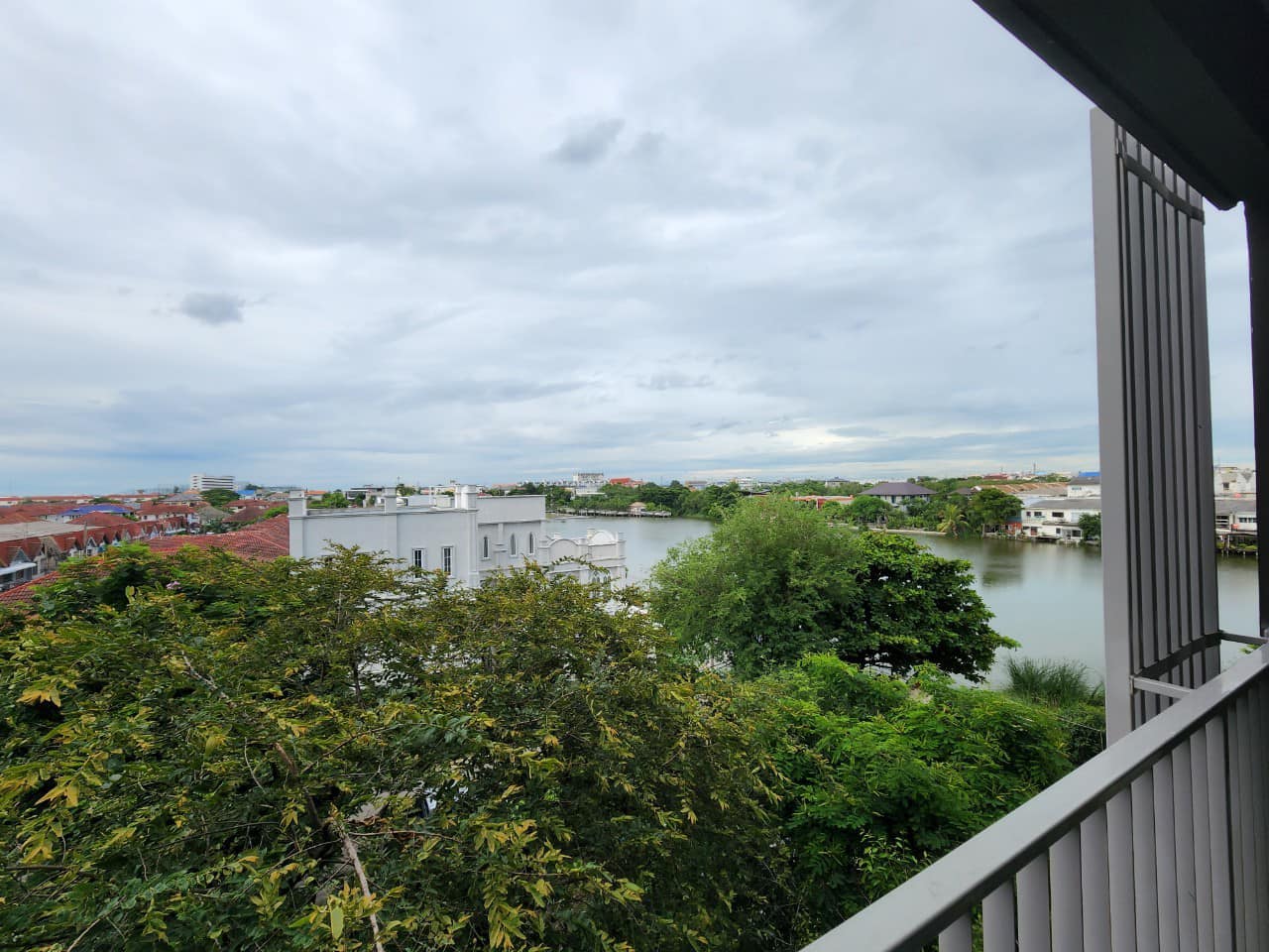 ให้เช่า Atmoz Ladprao 71 (แอทโมซ ลาดพร้าว 71) 1 Bed Plus ชั้น5 พร้อมอยู่