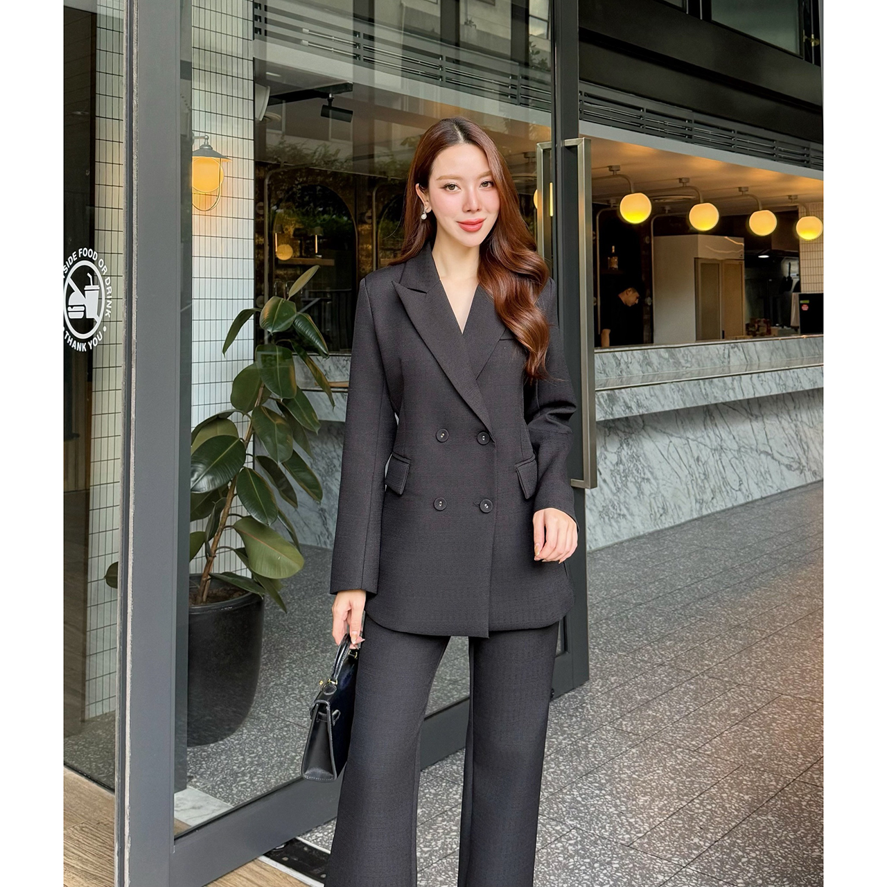 kudapy เซ็ทสูท ผ้าทอชนิดพิเศษ ยับยาก อัดกาวทั้งชุด เสื้อสูททรงทันสมัยออกออกแบบให้มีทรงยาวเข้ารูป