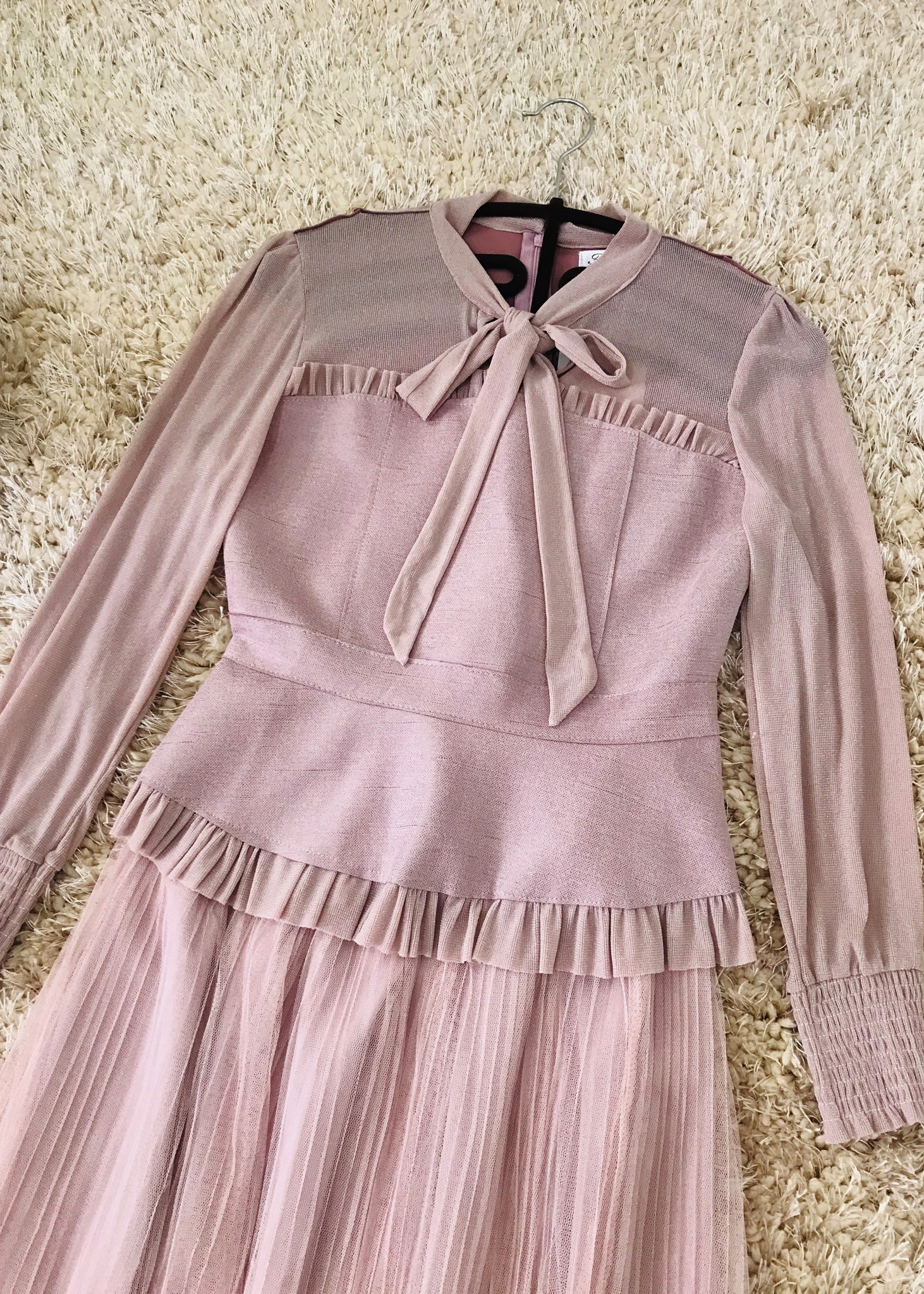 ชุดเซ็ทเสื้อและกระโปรงสีชมพู คอผูกโบว์ ใส่คู่หรือใส่แยกชิ้นได้ค่ะ L