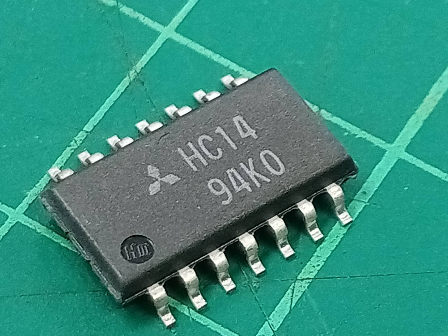 HC14 dual 4-input NAND
