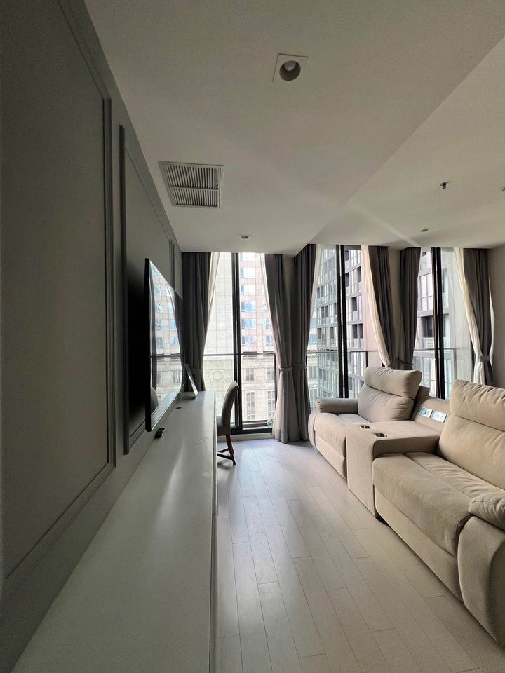 ปล่อยเช่าคอนโด Noble Ploenchit (โนเบิล เพลินจิต) - เฟอร์เครื่องใช้ไฟฟ้าครบครั้น - การเดินทาง: ใกล้ BTS เพลินจิต